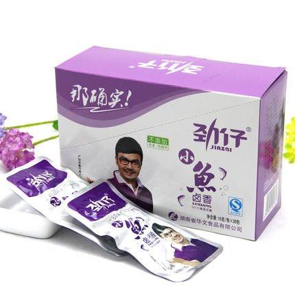【劲仔小鱼】卤香味小鱼仔15g*12包 汪涵代言 传统湘卤 越嚼越好吃！-小鱼仔-劲仔小鱼-美国零食网